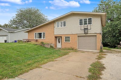 /international/us/605-brewer-street-webster-city-ia-110120421471/