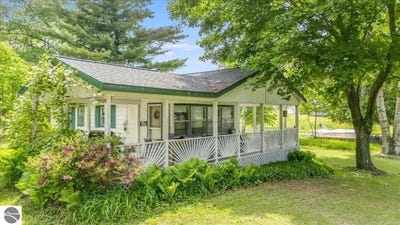 /international/us/1735-five-mile-road-hale-mi-110100319697/