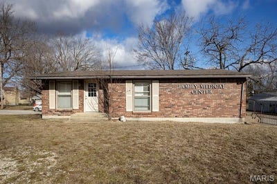 /international/us/306-locust-dixon-mo-110104871262/
