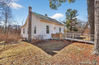 /international/us/343-w-long-lake-road-orleans-mi-110106343297/