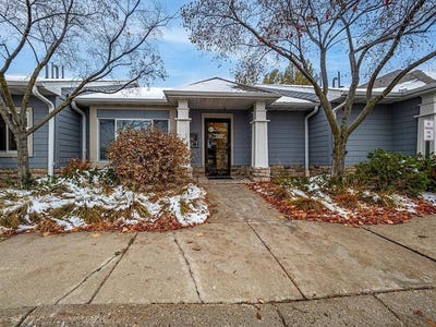 /international/us/3165-fernbrook-lane-n-plymouth-mn-110104573099/