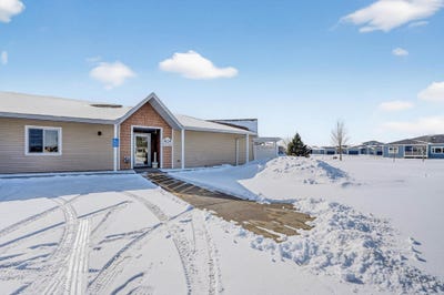 /international/us/4124-thresher-court-cedar-falls-ia-110105329786/