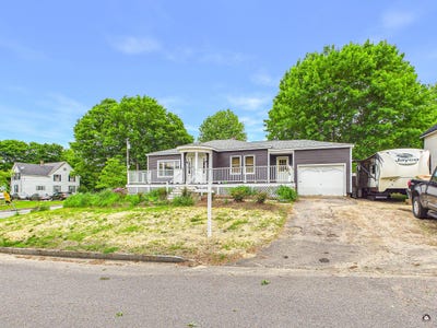 /international/us/38-mary-carroll-street-auburn-me-110108534388/