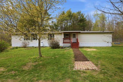 /international/us/215-leavitt-road-pittsfield-nh-110108133118/