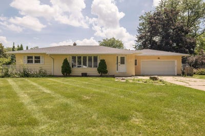 /international/us/310-crestview-drive-waterloo-wi-110101071218/