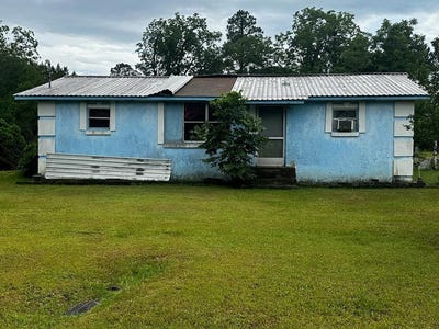 /international/us/1038-church-st-barwick-ga-110100019693/