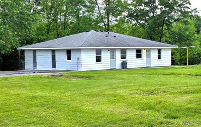 /international/us/7002-hayton-school-road-carbondale-il-110107628895/