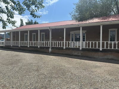 /international/us/120-ranchitos-road-taos-nm-110102348926/