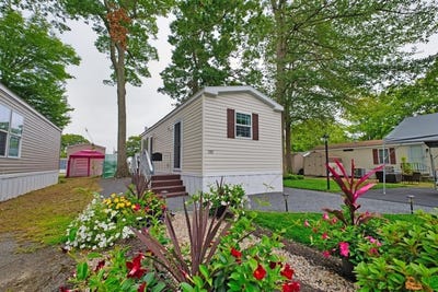 /international/us/533-forest-park-middletown-ri-110102165013/