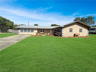 /international/us/221-de-soto-avenue-clewiston-fl-110102719266/