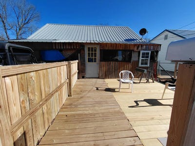/international/us/1020-n-laurel-st-fairfield-il-110105050323/