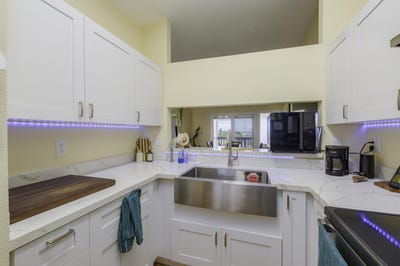 /international/us/33-waiaka-ln-wailuku-hi-110110220487/
