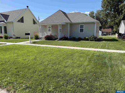 /international/us/315-n-street-aurora-ne-110108873643/