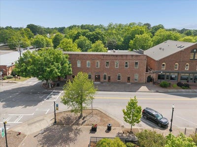 /international/us/w-washington-street-madison-ga-110107987303/