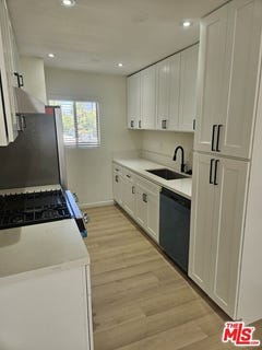 /international/us/10836-camarillo-st-north-hollywood-ca-110107603576/
