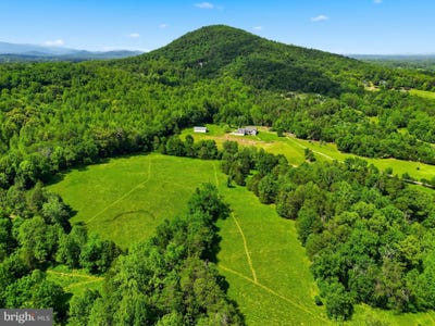 /international/us/castle-rock-lane-castleton-va-110108721121/