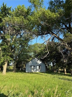 /international/us/3478-louisiana-road-ottawa-ks-110100449990/