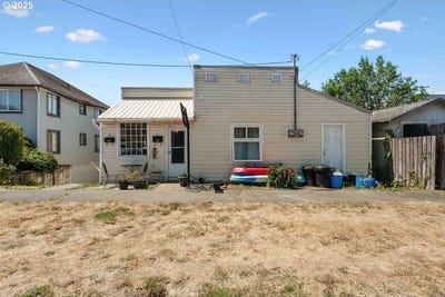 /international/us/163-n-dean-st-coquille-or-110101399513/