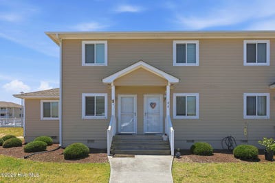 /international/us/650-cedar-point-boulevard-cedar-point-nc-110108631501/