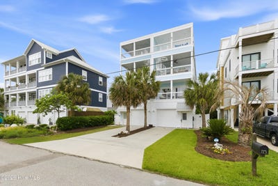/international/us/1418-bowfin-lane-carolina-beach-nc-110108068008/
