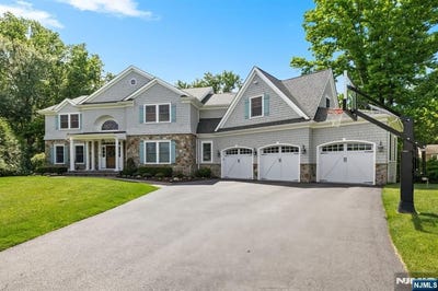 /international/us/2-weimer-court-allendale-nj-110108447929/