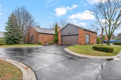 /international/us/3118-lindenwood-drive-dearborn-mi-110106297545/