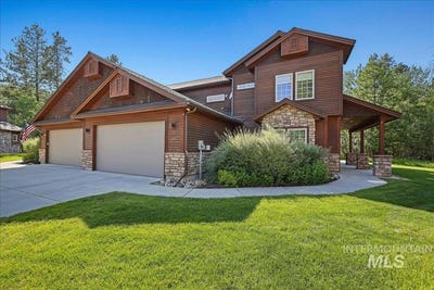 /international/us/622-blue-water-circle-mccall-id-110100852794/