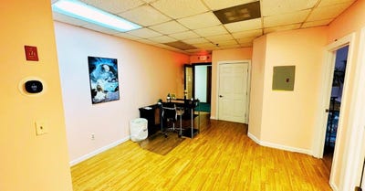 /international/us/3-sanborn-road-londonderry-nh-110086409256/