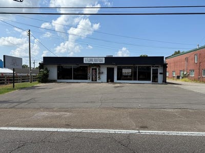 /international/us/1907-cedar-street-mckenzie-tn-110105531402/