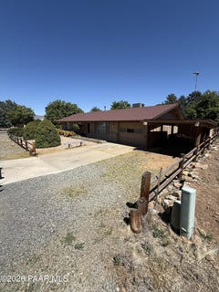 /international/us/887-n-cochise-drive-dewey-humboldt-az-110108380071/