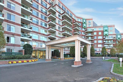/international/us/100-hilton-avenue-garden-city-ny-110106815135/