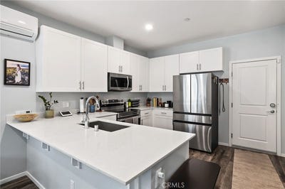 /international/us/1051-cooper-san-diego-ca-110107782625/