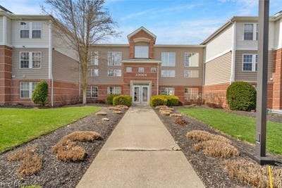 /international/us/23004-chandlers-lane-olmsted-falls-oh-110106848670/