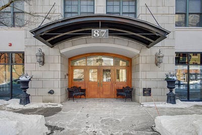 /international/us/87-railroad-place-saratoga-springs-ny-110105712404/