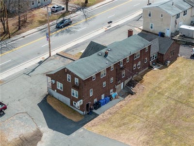 /international/us/2220-diamond-hill-road-cumberland-ri-110102935965/