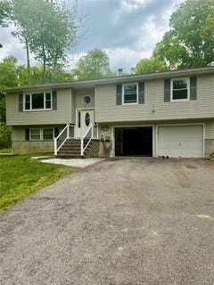 /international/us/46-rogers-road-hyde-park-ny-110108720807/