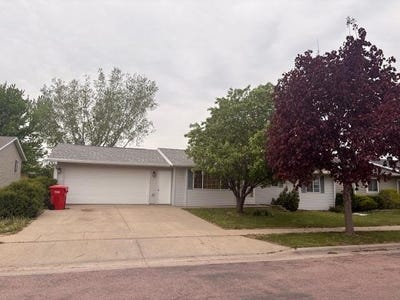 /international/us/2903-lakeview-dr-yankton-sd-110107966024/