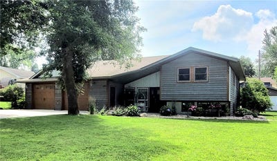 /international/us/222-ayers-street-neillsville-wi-110101231682/