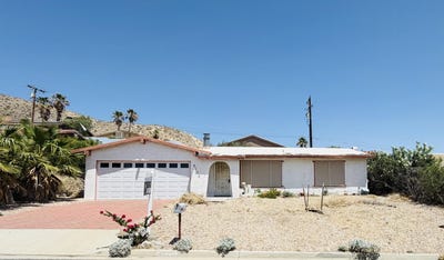 /international/us/9120-calle-barranca-desert-hot-springs-ca-110108268298/
