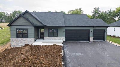 /international/us/407-ridge-court-orfordville-wi-110107956162/