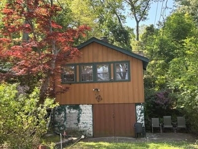 /international/us/40-hawthorne-road-rocky-point-ny-110105336625/