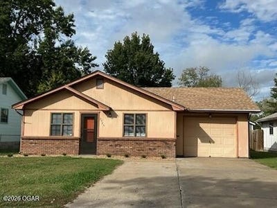 /international/us/2925-w-16th-street-joplin-mo-110120624081/