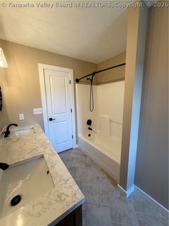 /international/us/1-meadow-ridge-drive-hurricane-wv-110108955766/