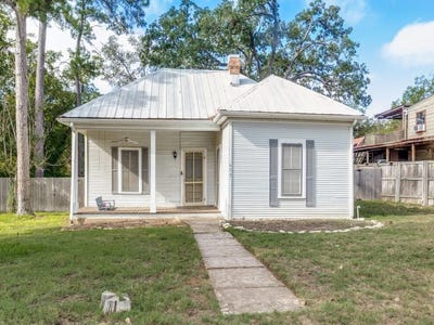 /international/us/413-e-college-st-fredericksburg-tx-110102652322/