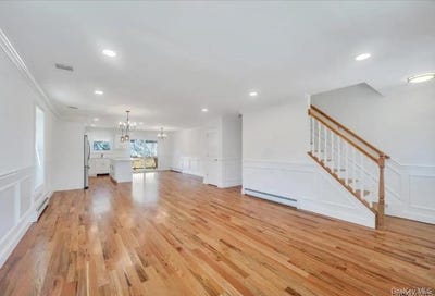 /international/us/490-william-floyd-parkway-shirley-ny-110104440545/
