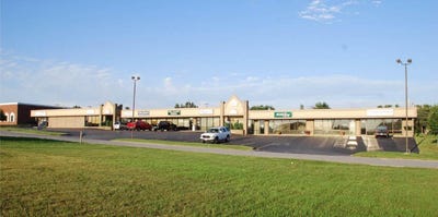 /international/us/212-s-village-center-street-nixa-mo-110105857379/