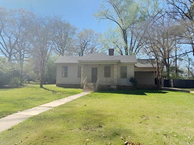 /international/us/802-elm-street-crossett-ar-110106678908/