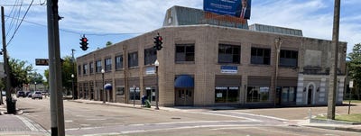 /international/us/305-w-market-street-greenwood-ok-110094296403/