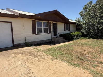 /international/us/106-e-cragin-street-levelland-tx-110105239091/