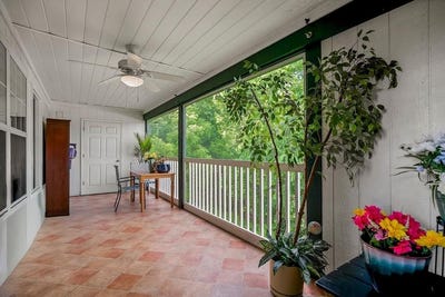 /international/us/2305-ne-68th-street-gladstone-mo-110108696964/